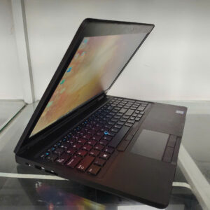 dell 5590 core i7 ram 8g ssd 256 . vga rời